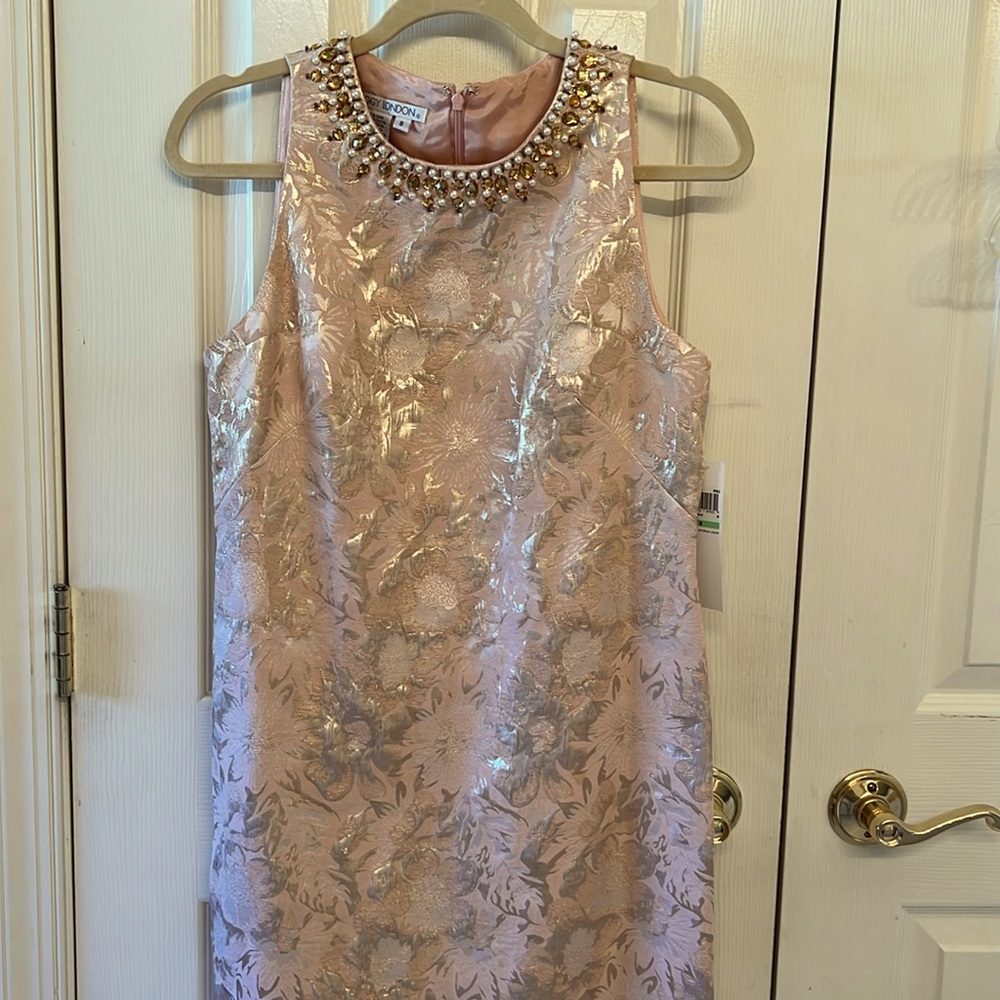 NWT MAGGY LONDON SLEEVELESS BROCADE SHIFT